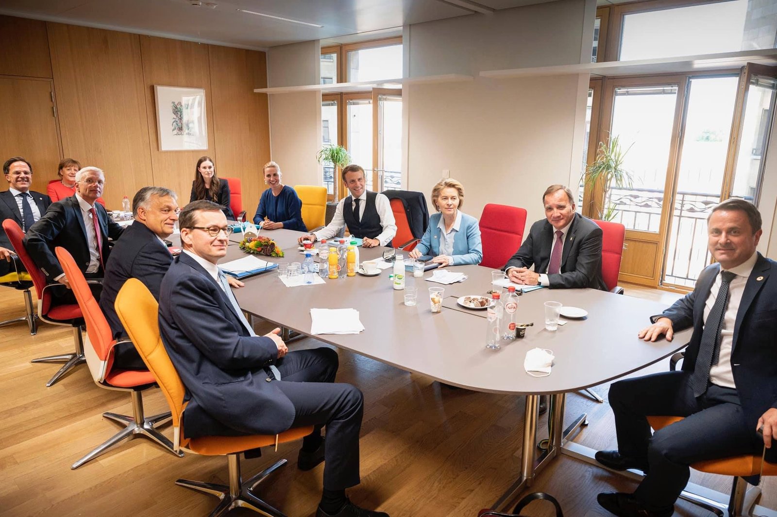 Europarlament chce, aby prostředky na obnovu šly jen zemím s právním státem 