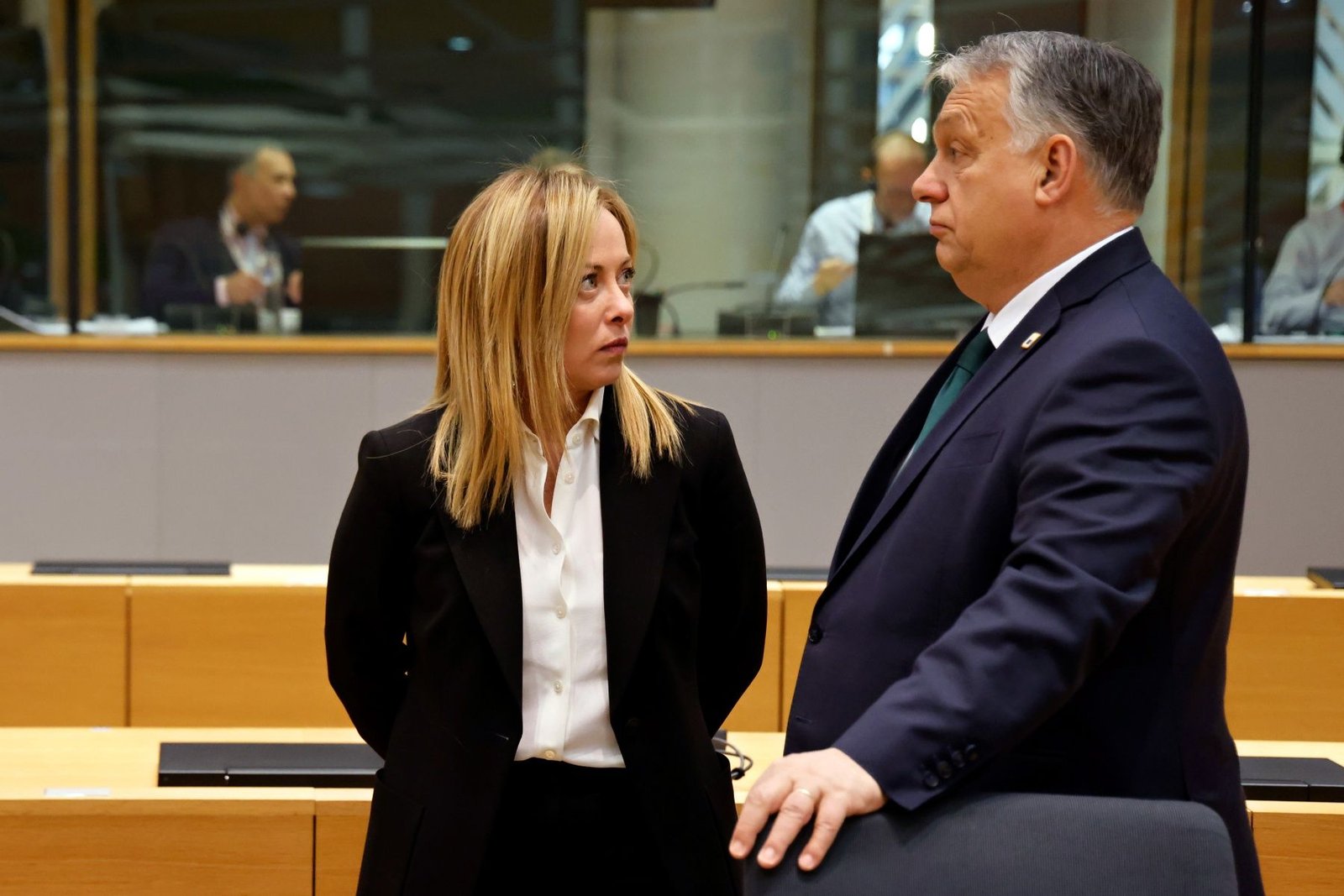 Falešná maska Giorgie Meloniové. Kdo je nová spojenkyně českých konzervativců?