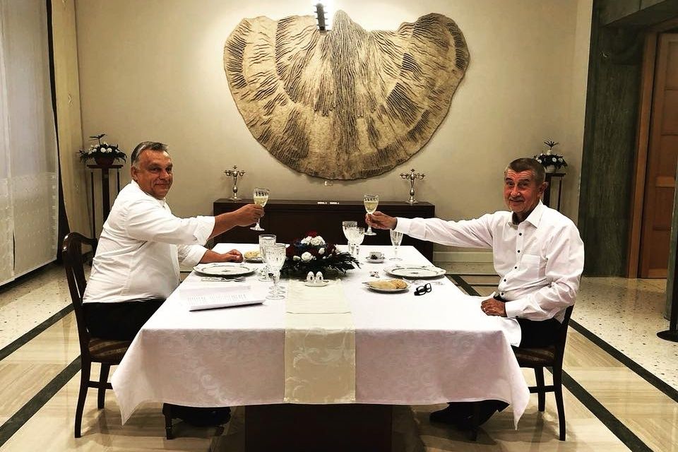 Kdo psal Babišův a Orbánův „Vlastenecký manifest“
