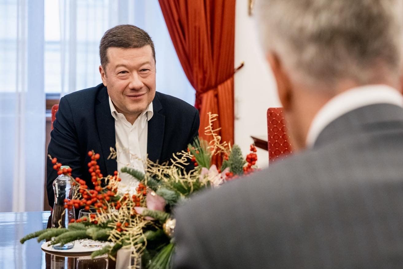 Koaliční vláda je plně v Babišových rukou. Okamura na ni má pramalý vliv