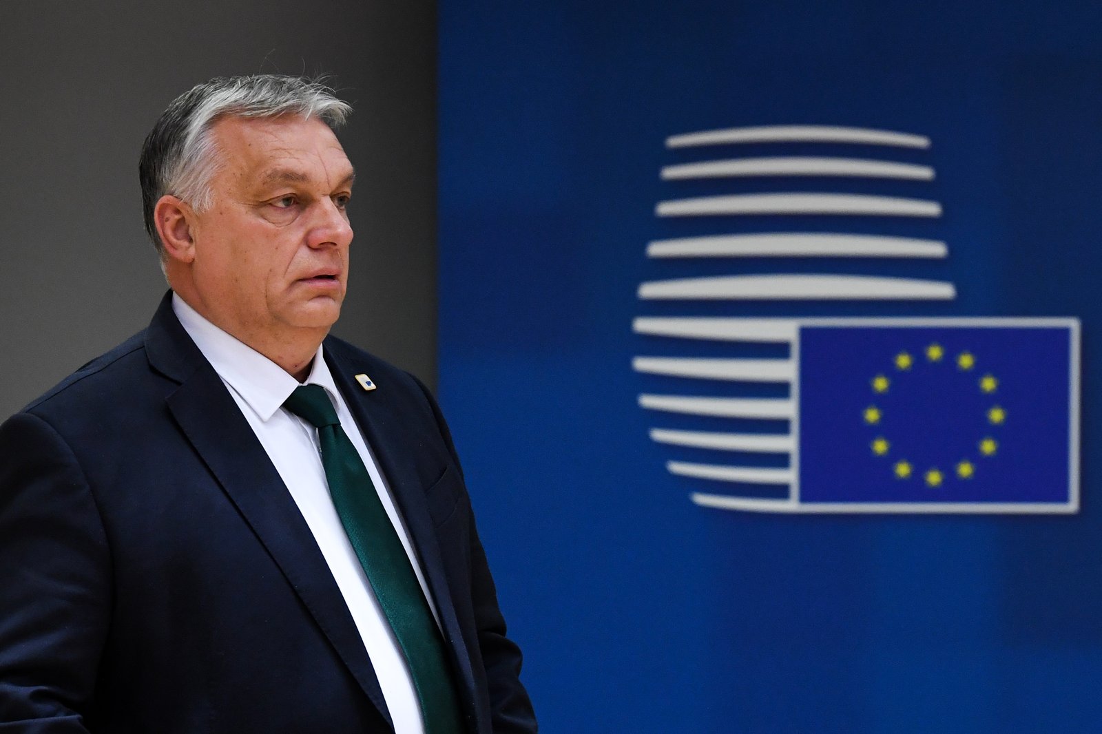 Maďarský anti-LGBT zákon ohrožuje lidská práva a svobody mladých Maďarů. Europoslanci vyzývají českou vládu, aby podpořila řízení proti Budapešti