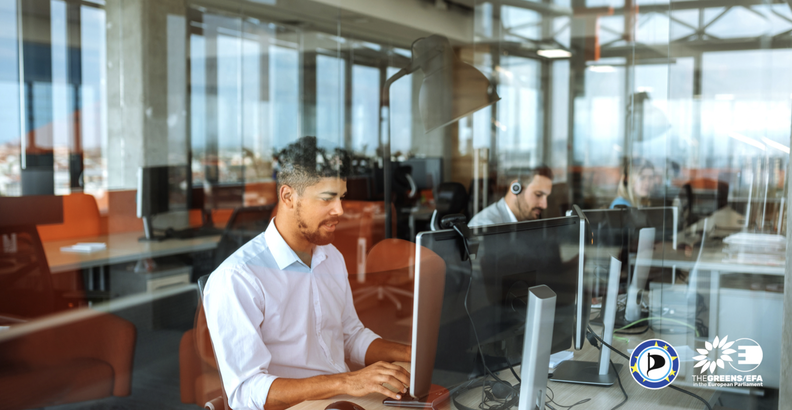 Sie haben über das Internet einen ungünstigen Vertrag abgeschlossen? Die EU steht hinter Ihnen – die neue Richtlinie schützt Verbraucher·innen vor Verdrängungspraktiken